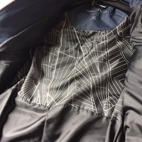 Luxurious Nautica Water Resistant Navy Warm Puffer Parka - Picture 13 of 16